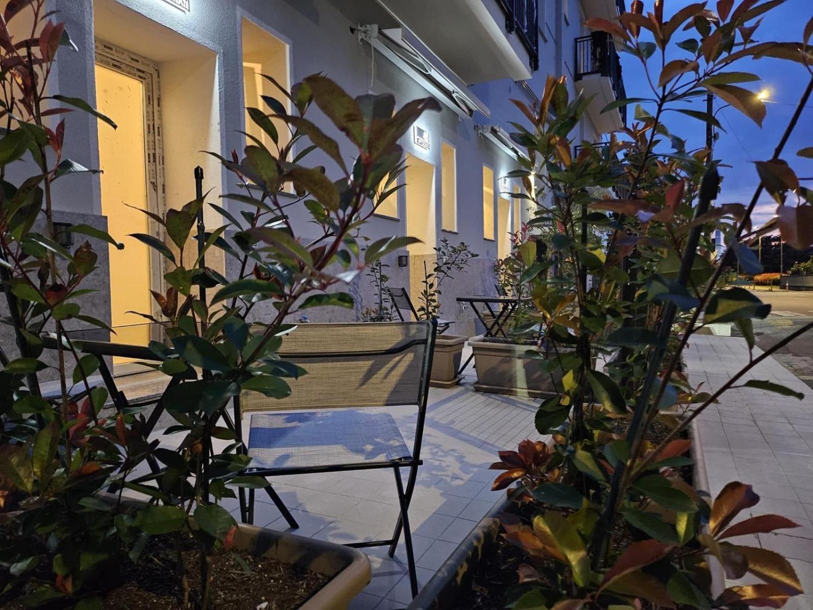 Apt Donati Home, Modernita E Comfort Con Parcheggio Gratuito Privato E Spazio Esterno Privato Cassano dʼAdda Chambre photo