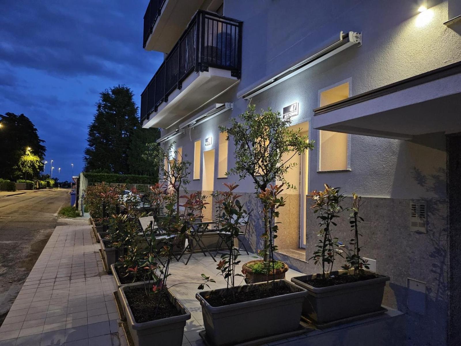 Apt Donati Home, Modernita E Comfort Con Parcheggio Gratuito Privato E Spazio Esterno Privato Cassano dʼAdda Chambre photo